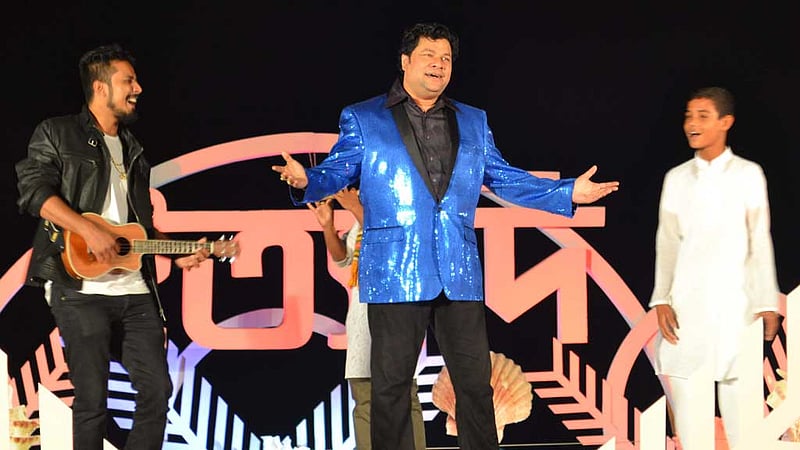 সমুদ্র–পাহাড়ের পটভূমিতে পুরোনো ‘ইত্যাদি’ ফিরছে