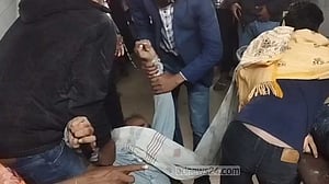 জামালপুরে ট্রাক চাপায় বাইক আরোহী ২ বন্ধুর মৃত্যু