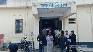 মোটরসাইকেলে ট্রলির ধাক্কায় নারীর মৃত্যু