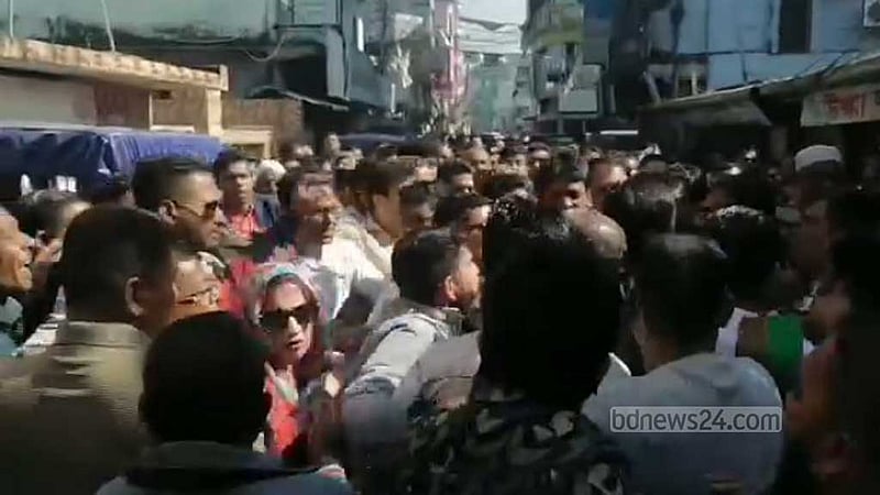 হাদিকে গুলির প্রতিবাদে ঝালকাঠিতে বিএনপির বিক্ষোভ, হট্টগোল