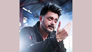 বলিউডে যীশু এবার অক্ষয় কুমার ও সাইফের সঙ্গী