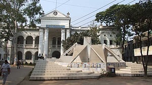 জবিতে অনুষ্ঠান: শিক্ষার্থীদের বাধ্যতামূলক উপস্থিতির নোটিস, ‘অ্যাটেনডেন্স’ নেওয়ার কথা