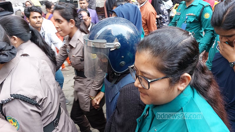 বাবার সাথে সাক্ষাৎ করেছি, এটা কি আমার অপরাধ: সুব্রতকন্যা বিথী