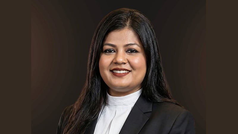 এবার নির্বাচন থেকে সরে দাঁড়ালেন এনসিপি নেত্রী ঝুমা