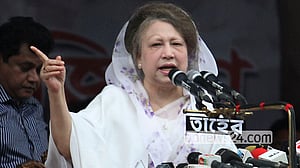 নেতৃত্বে নারীদের পথ খুলেছেন খালেদা জিয়া: শোকবার্তায় আইবিসিসিআই