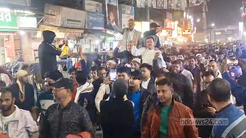 ভোটের মাঠে ‘বন্ধু সেজে’ পাশে দাঁড়ানোদের বিষয়ে সতর্ক করল ইসি
