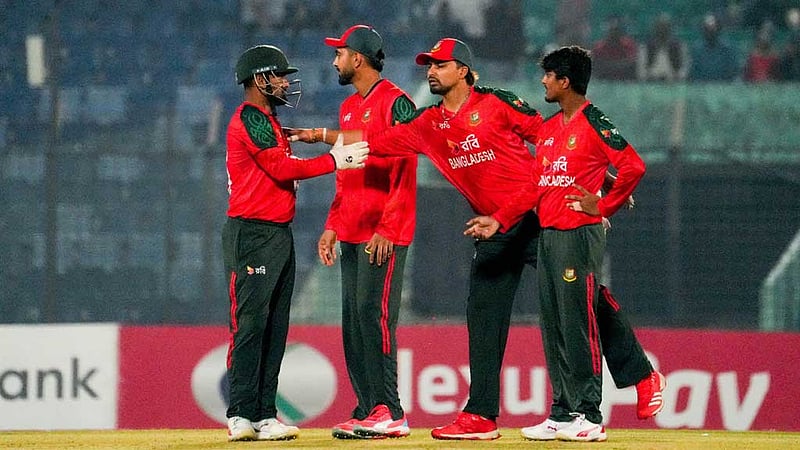 শেখ মেহেদিকে বাস্তবতার ছবি দেখালেন অধিনায়ক