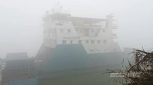 ঘন কুয়াশা: পাটুরিয়া-দৌলতদিয়া ফেরি বন্ধ