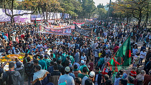 মিরপুরে বুদ্ধিজীবী স্মৃতিসৌধে ফুলেল শ্রদ্ধা