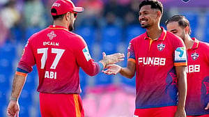 ৪ বলে ৩ উইকেট মুস্তাফিজের