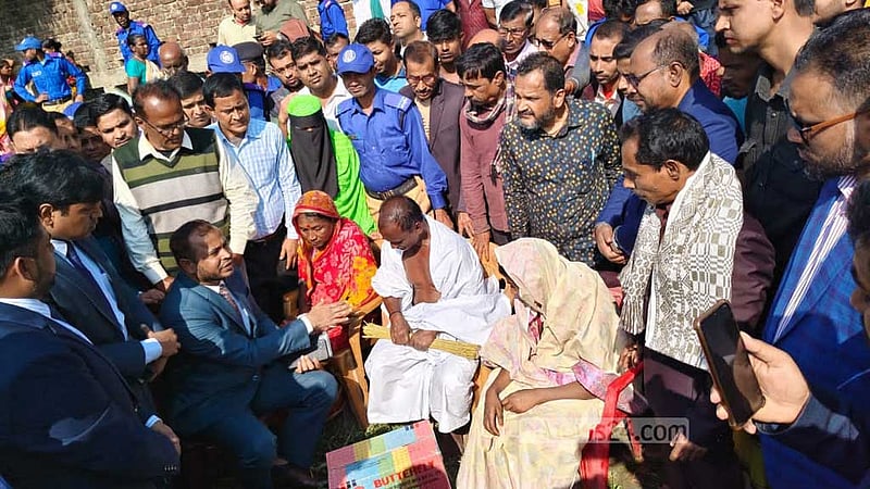 দীপু দাসের পরিবারের পাশে সরকার, আর্থিক সহায়তা ও বাড়ি নির্মাণের উদ্যোগ