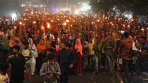 নারায়ণগঞ্জে ‘বিদ্রোহে অস্থির’ বিএনপি