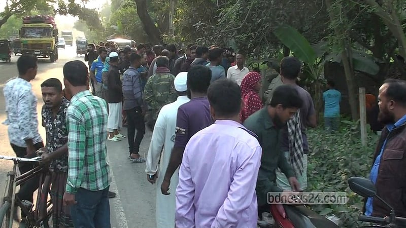 দুপুরে বের হওয়া ব্যবসায়ীর লাশ বিকালে মিলল মহাসড়কের পাশে