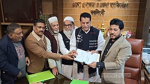 নরসিংদী-১ আসনে মনোনয়নপত্র জমা দিলেন বিএনপির খায়রুল কবির খোকন