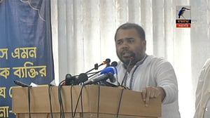 ‘ফ্যাসিবাদ মুক্ত’ শাহবাগের আন্দোলন চালিয়ে যেতে হবে: হাদির ভাই