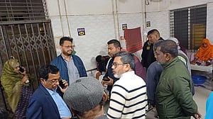 ‘হু আর ইউ’—ঊর্ধ্বতনের হুমকি, অধীনস্থের ভয়