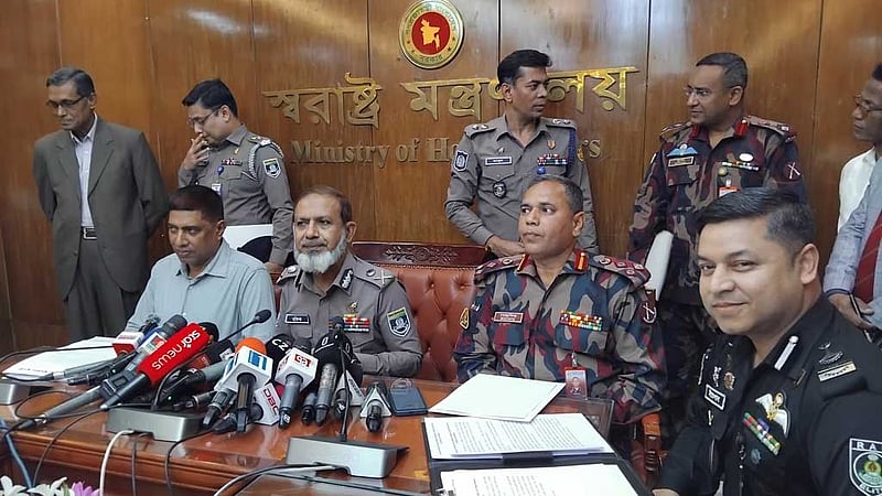হাদি হত্যা: ফয়সাল দেশে না বিদেশে, ‘নিশ্চিত নয়’ পুলিশ