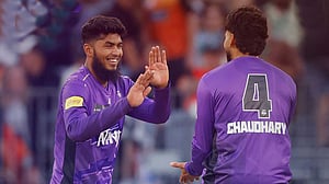 রিশাদের দারুণ ক্যাচ ও ২ উইকেট
