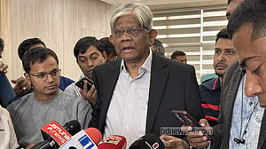 হাদির বিদেশে চিকিৎসায় যত অর্থ লাগুক, দেবে অর্থ মন্ত্রণালয়: উপদেষ্টা