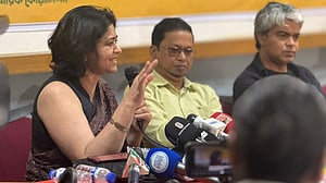 কার্টুন আঁকলে, মিম বানালে মামলা দেওয়ার ‘চর্চা’ বন্ধ করতে হবে: সারা হোসেন