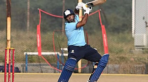 সারফারাজ এবার আরও আগ্রাসী