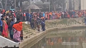ধামরাই উপজেলা পরিষদের পুকুরে ভাসছিল বৃদ্ধার লাশ