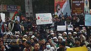 শাহবাগ অবরোধে ইনকিলাব মঞ্চ
