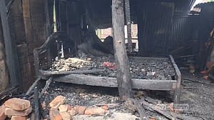 বিছানায় কয়লার পাত্র, আগুনে প্রাণ গেল বৃদ্ধার