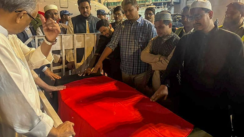 হাদির মৃত্যু: পালিত হচ্ছে রাষ্ট্রীয় শোক