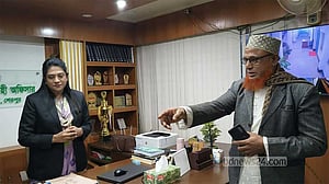শেরপুরে মনোনয়নপত্র জমা দিতে না পেরে কাঁদলেন এবি পার্টির নেতা