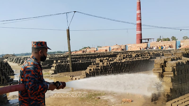শেরপুরের অবৈধ ৪ ইটভাটায় অভিযান, ১৪ লাখ টাকা জরিমানা