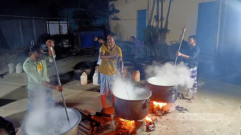 শেরপুরে ঐতিহ্যের ‘গ্রাম শিন্নি’ ঘিরে উৎসবের আমেজ