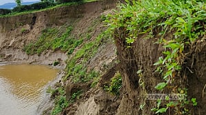 জাফলংয়ে বালু উত্তোলনের সময় চাপা পড়ে শ্রমিক নিহত