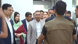 নির্বাসনের অবসান, শুরু কি নতুন রাজনীতিতে?