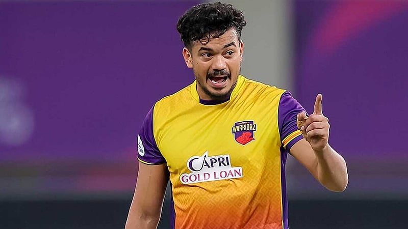 কম রানের ম্যাচে দারুণ বোলিংয়ে তাসকিনের ২ উইকেট