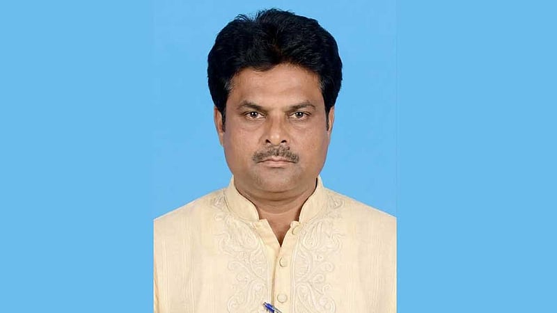 ঠাকুরগাঁওয়ে সারের ডিলারশিপ রক্ষায় ছাড়লেন চেয়ারম্যান পদ