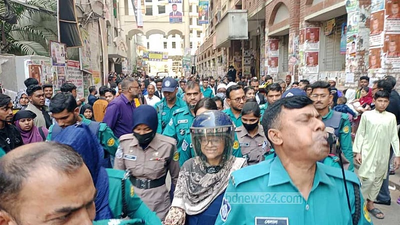 তুরিন আফরোজকে গ্রেপ্তার দেখানো হল প্রতারণা-মারধরের মামলায়