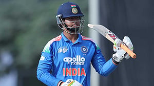 ৫৬ বলে সেঞ্চুরি, ১৪ ছক্কায় ১৭১, সুরিয়াভানশির আরেক রেকর্ড