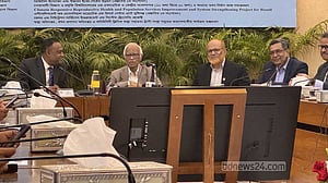 প্রকল্প পরিচালক হতে আগ্রহ নেই, ঠিকাদাররাও উৎসাহী না: উপদেষ্টা