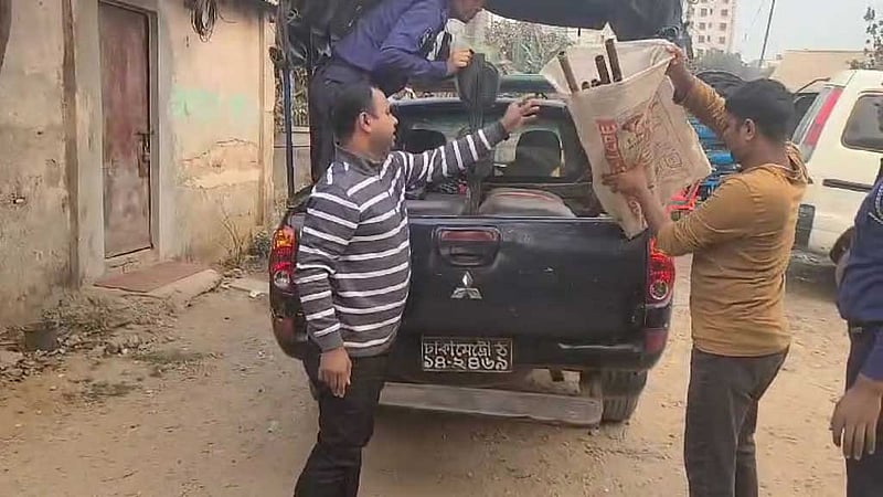 আশুলিয়ায় ঝুট ব্যবসা নিয়ে সংঘর্ষ, আটক ৬