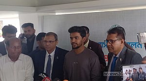 আগে স্থানীয় সরকারের নির্বাচন চান উপদেষ্টা আসিফ মাহমুদ