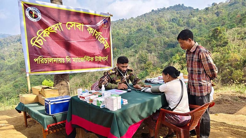 বান্দরবানে ঘরছাড়া মানুষেরা ফিরছে: আইএসপিআর