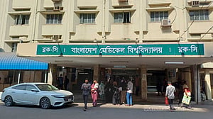 কর্মক্ষেত্রে অবরুদ্ধ: প্রাণগোপালের মেয়ের জিডি