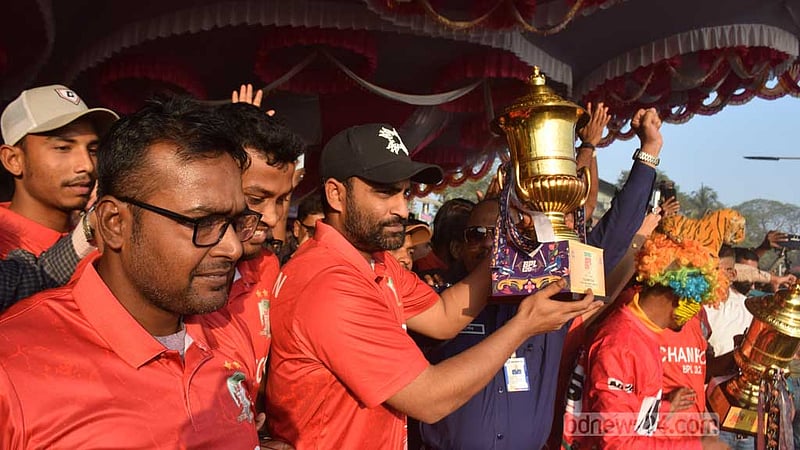 বরিশালে ‘হট্টগোলে’ সংবর্ধনা সংক্ষিপ্ত করে মঞ্চত্যাগ তামিমের