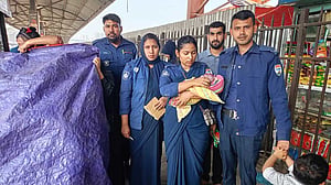 ট্রেনে প্রসব বেদনা, স্টেশনের প্লাটফর্মে সন্তান প্রসব