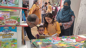 বইমেলার শেষ শিশুপ্রহরে ‘প্রাণহীন’ উচ্ছ্বাস