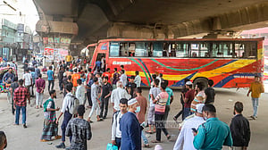 পরিবহন শ্রমিকদের অবরোধ, ভোগান্তি