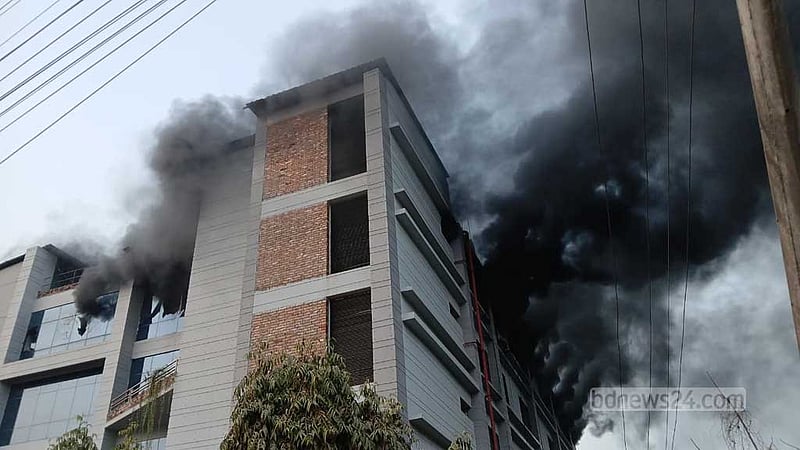চট্টগ্রামে জ্যাকেট কারখানায় আগুন, দেড় ঘণ্টা পর নিয়ন্ত্রণে