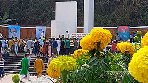 ভাষা শহীদদের প্রতি শ্রদ্ধা চট্টগ্রামবাসীর