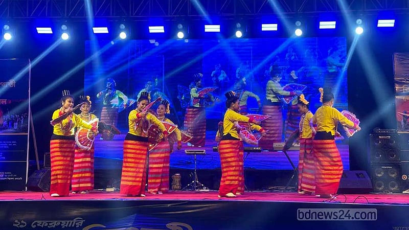 কক্সবাজারে ২১ জাতিগোষ্ঠীর 'বিচ ফেস্টিভ্যাল'